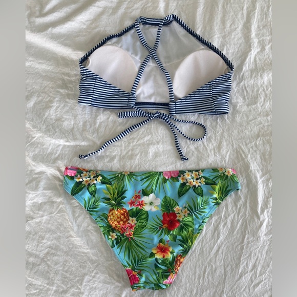 Floral High Neck Padded two piece Bikini Set Striped & Tropical Size M New - Picture 2 of 4